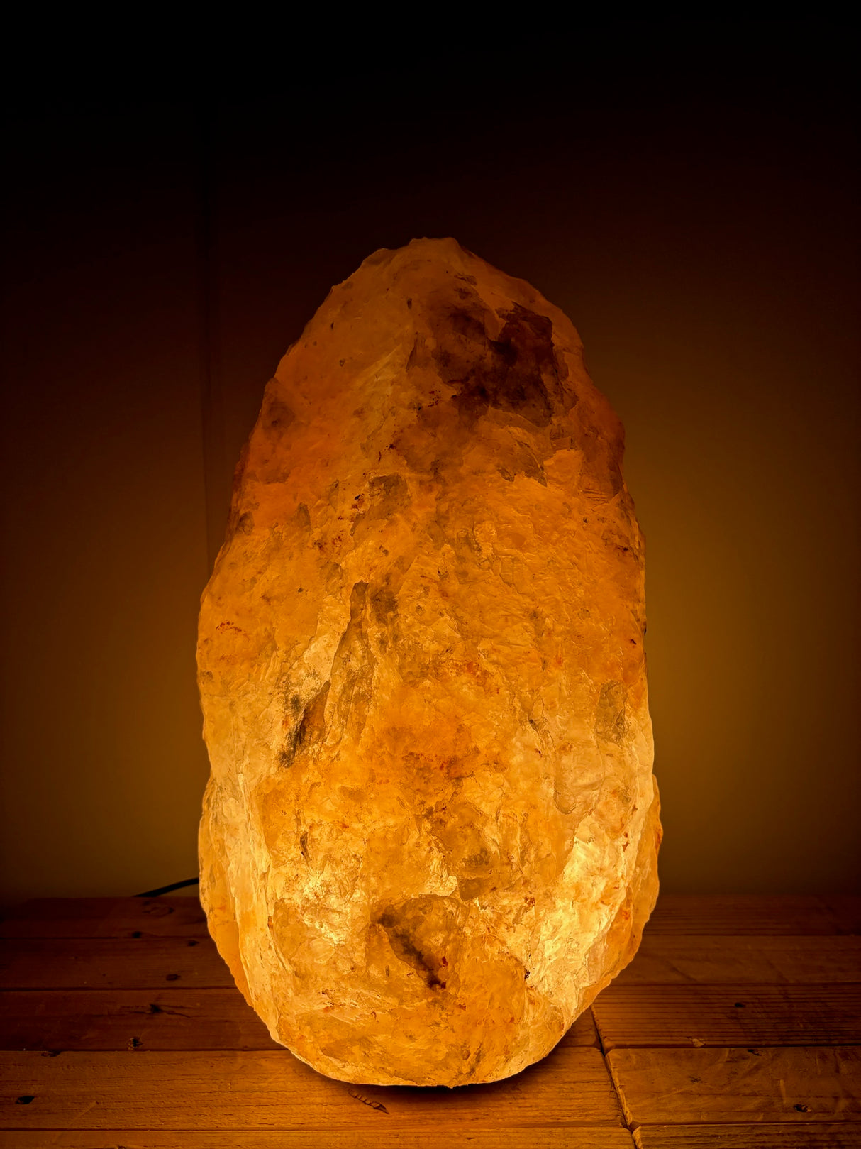 Himalaya zoutlamp 25-30kg, handgemaakt uit massief roze zoutsteen, luxe natuurlijke lamp voor grote ruimtes.