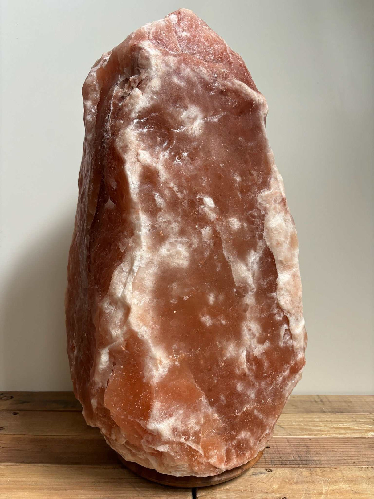 Himalaya zoutlamp Rood 30–35 kg met kabel en reservelampje, warme donkerrode gloed, handgemaakt uit Khewra zoutmijn, sfeervolle grote zoutkristallamp voor interieur