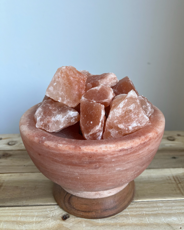 Himalaya zoutsteen vuurschaal rond met warme verlichting en kabel