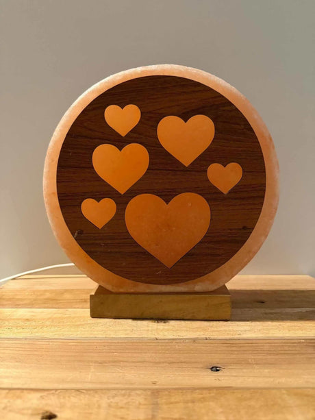 Himalaya zoutlamp hartjes 3D met warme gloed en houten voet