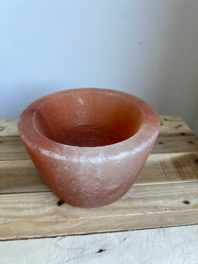 Himalaya Zoutsteen Saladeschaal handgemaakte ronde saladeschaal van zoutsteen Ø15 cm met unieke kleur en subtiele zoutafgifte